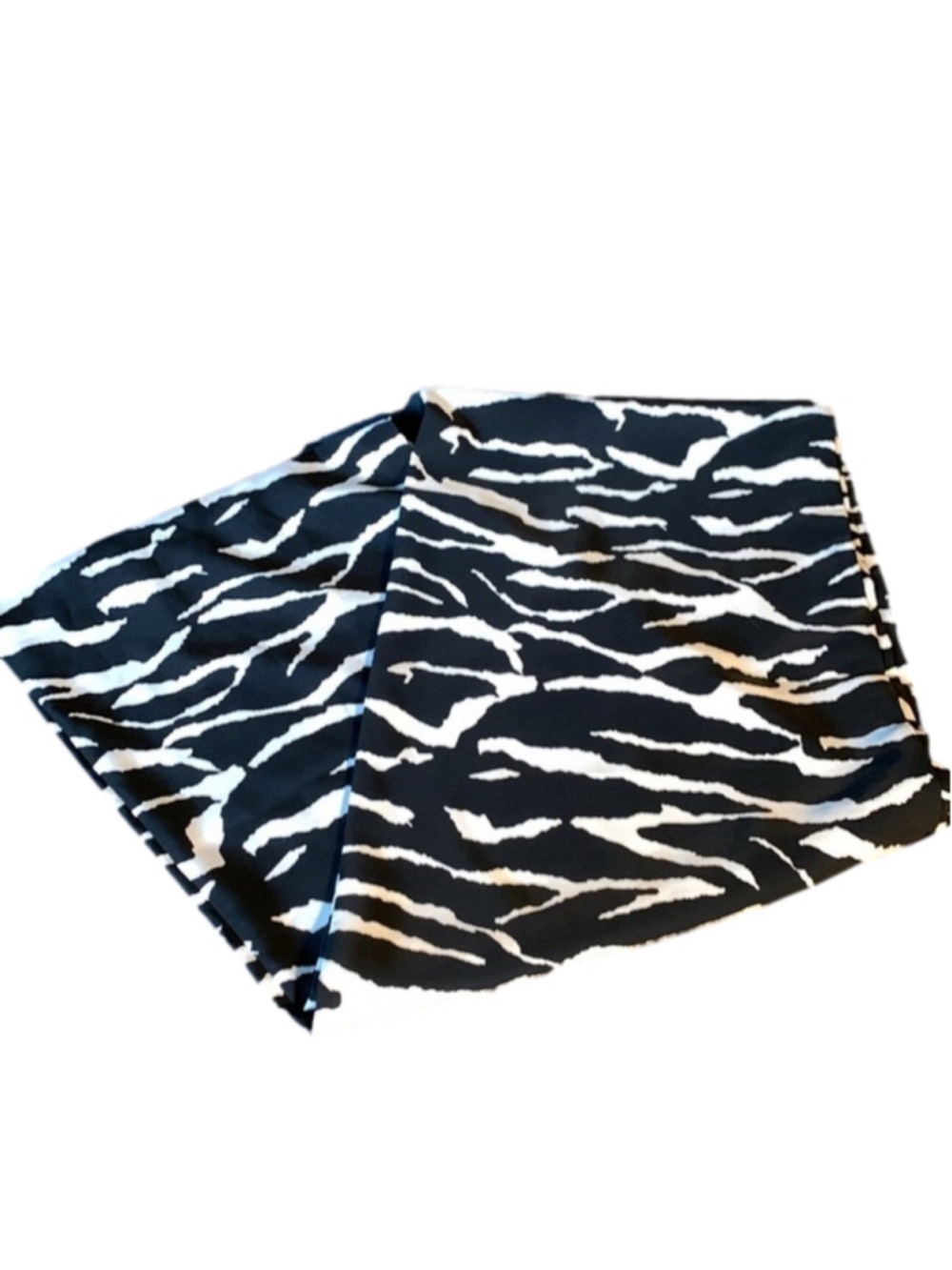 Zebra pattern infinity scarf - Picture 2 of 3